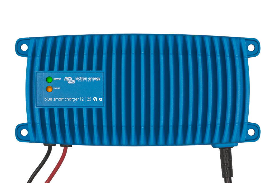 Blue Smart IP67 Charger 12/25(1) 230V CEE 7/7